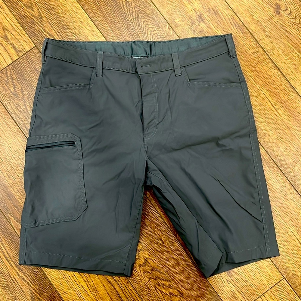Eddie Bauer Hiking Shorts Size 38